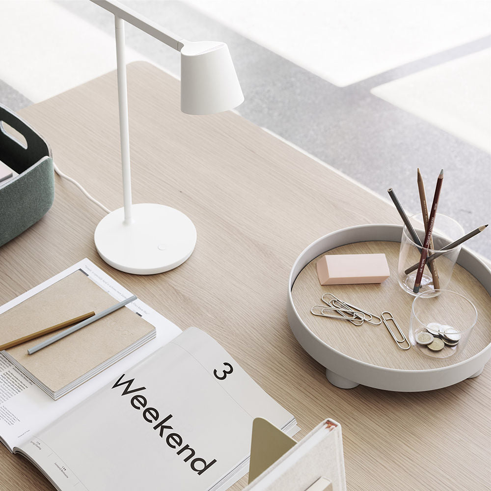 Tip replica table lamp in white